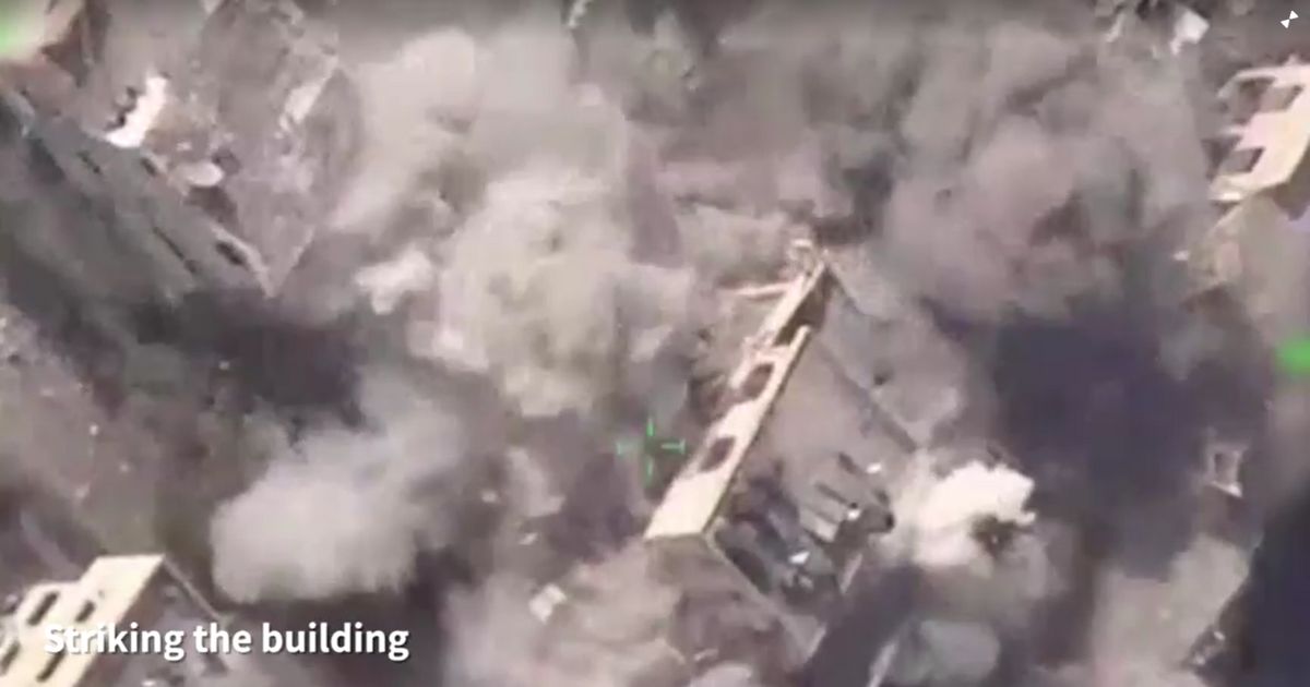 视频中指出，以军随即朝该栋建筑炮轰还击。