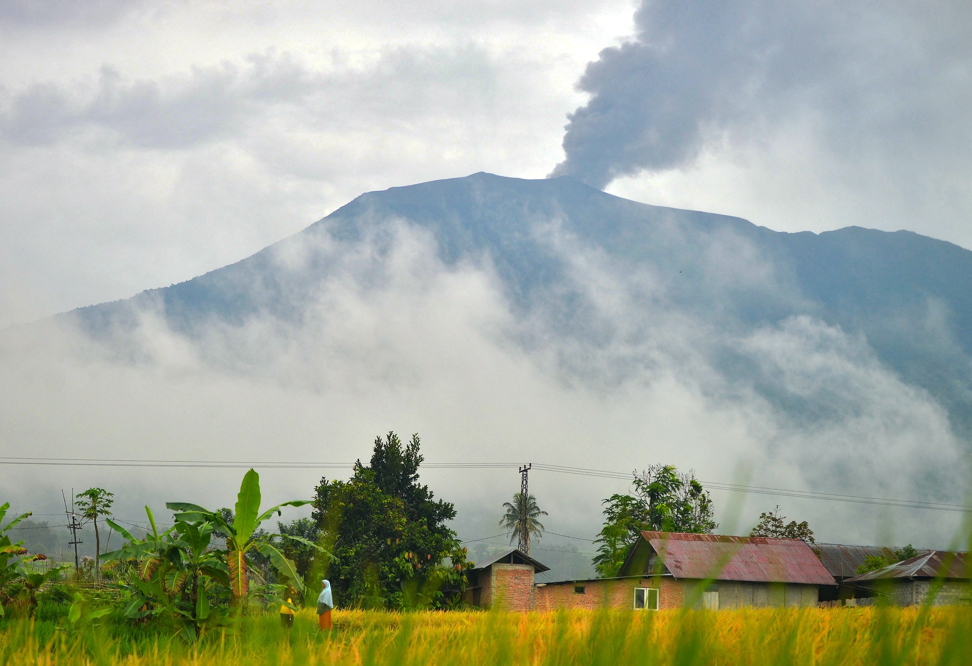 印尼马拉皮火山喷发  无大马人受影响