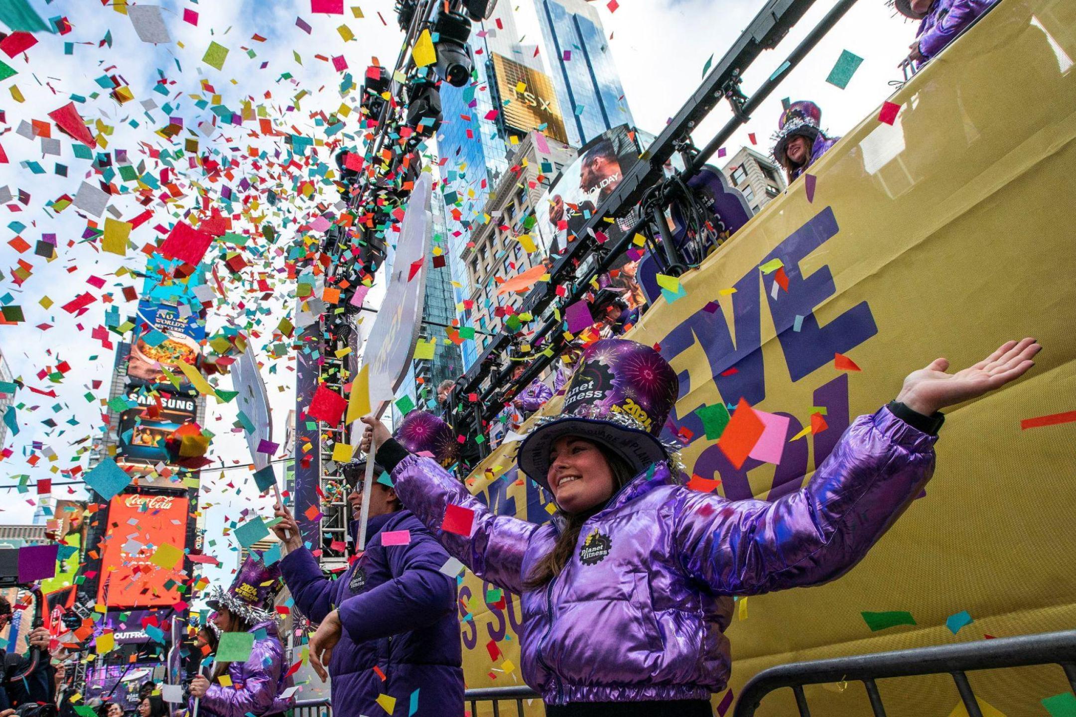纽约时代广场洒彩纸测试 提前感受跨年氛围