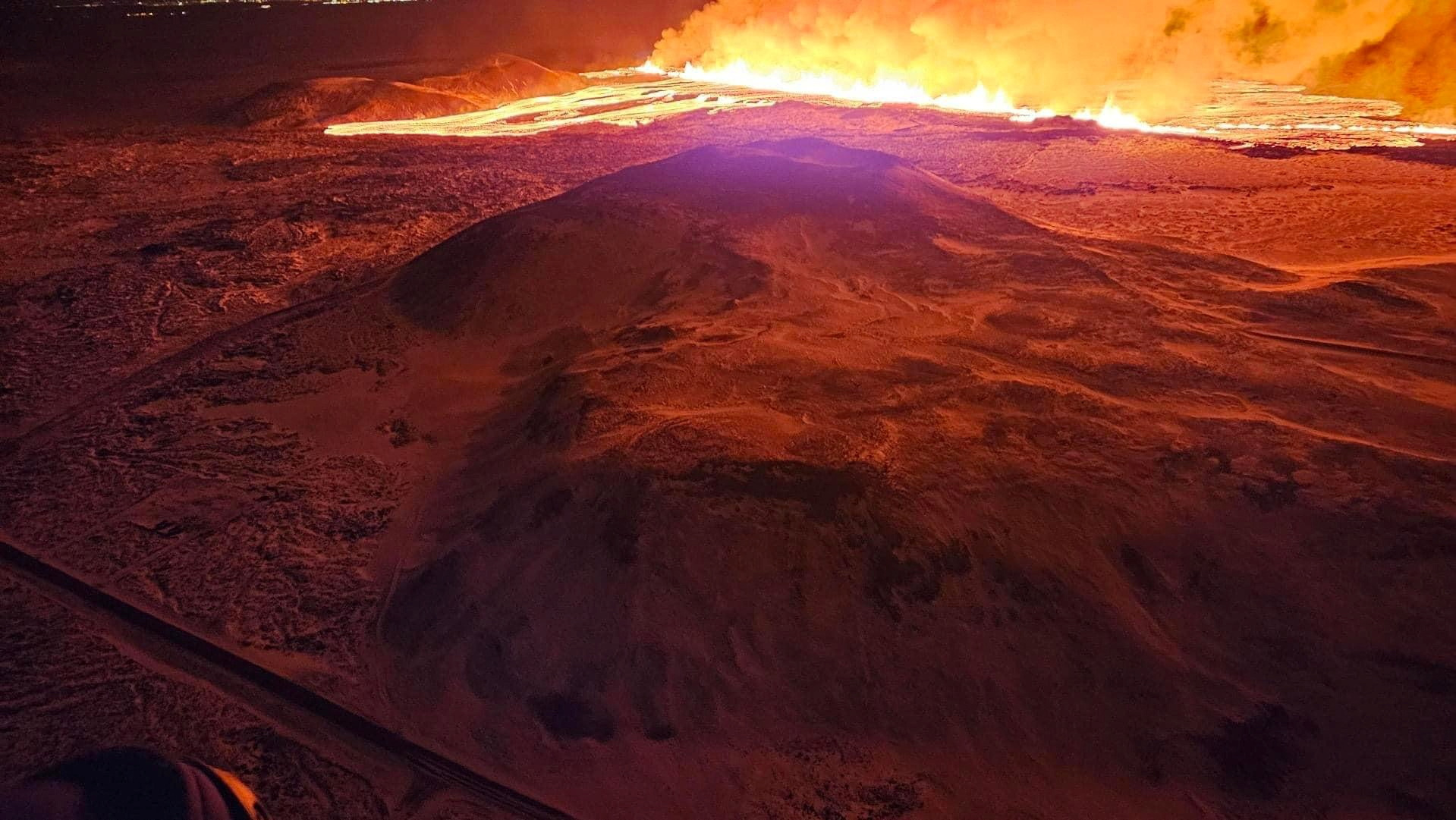 冰岛火山再喷发 岩浆破坏管线暖气断供