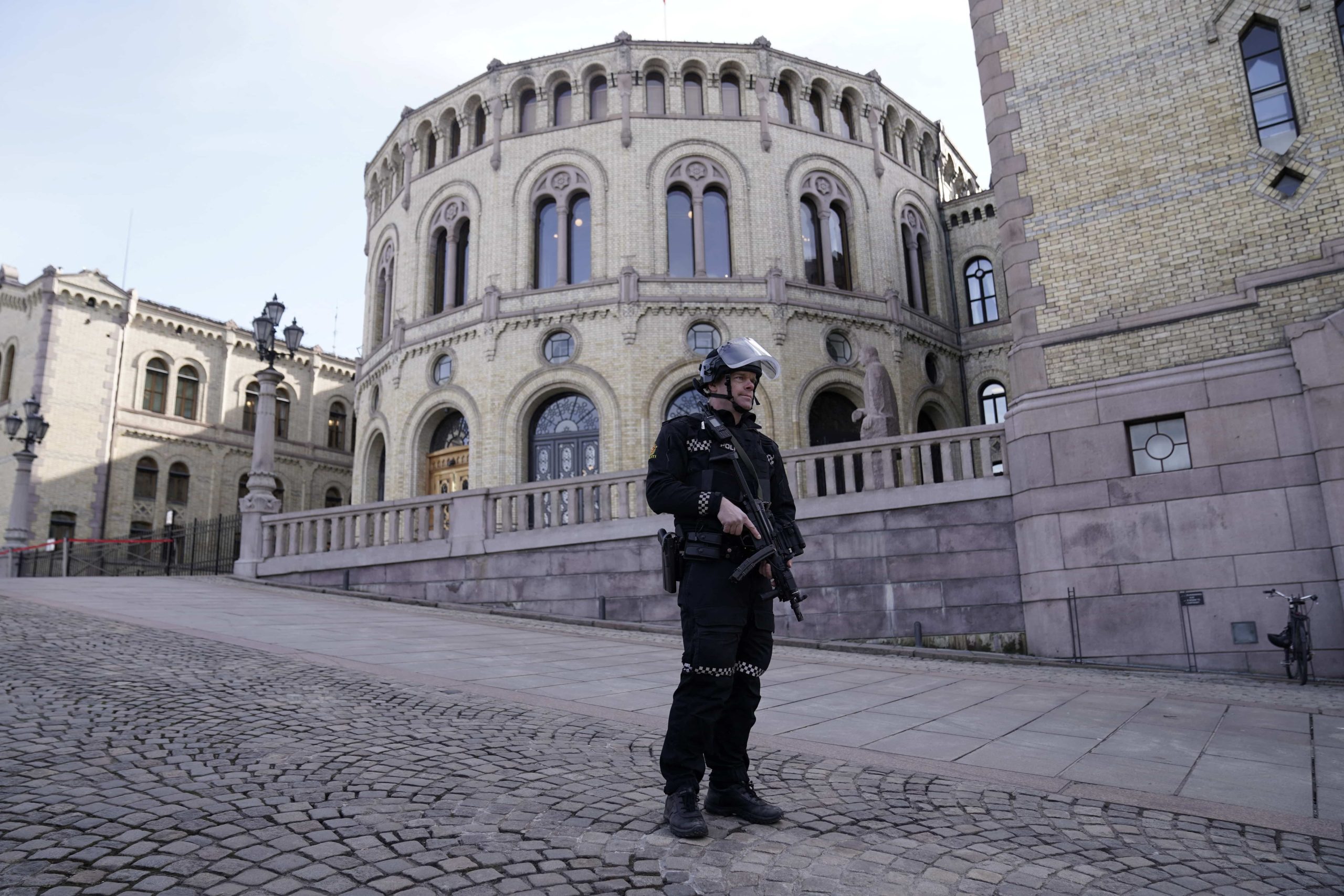 挪威国会接炸弹恐吓  国会议员照常议事