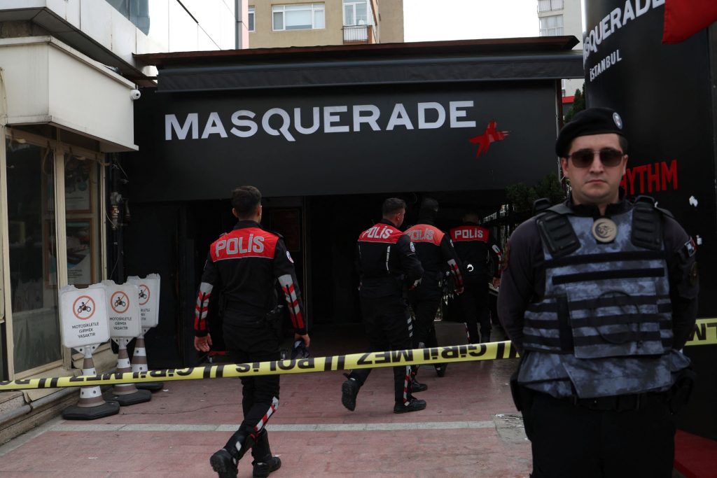 土耳其警方封锁夜店、展开调查。——照片：路透社