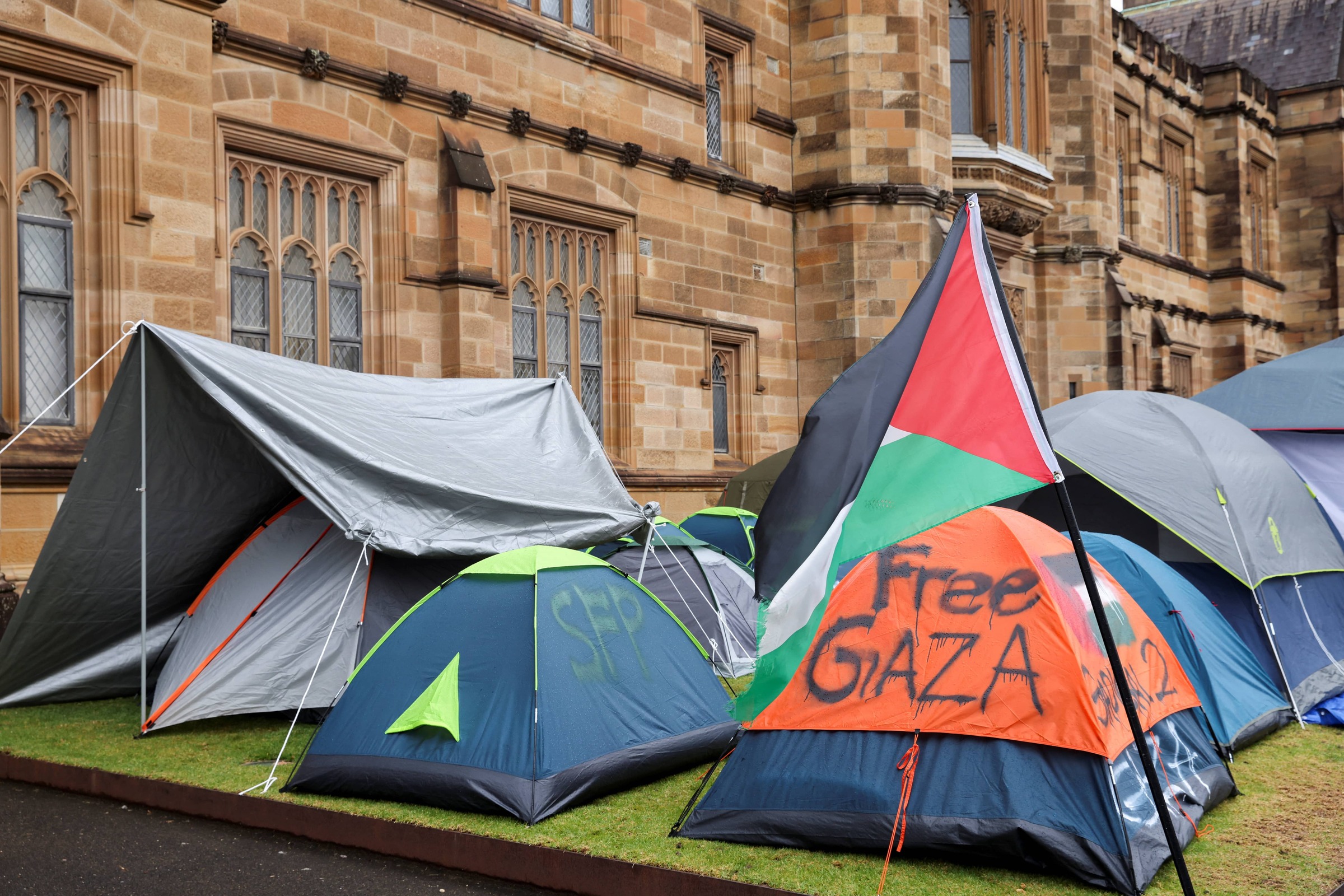 效仿美国扎营声援巴人 澳洲大学生和平抗议
