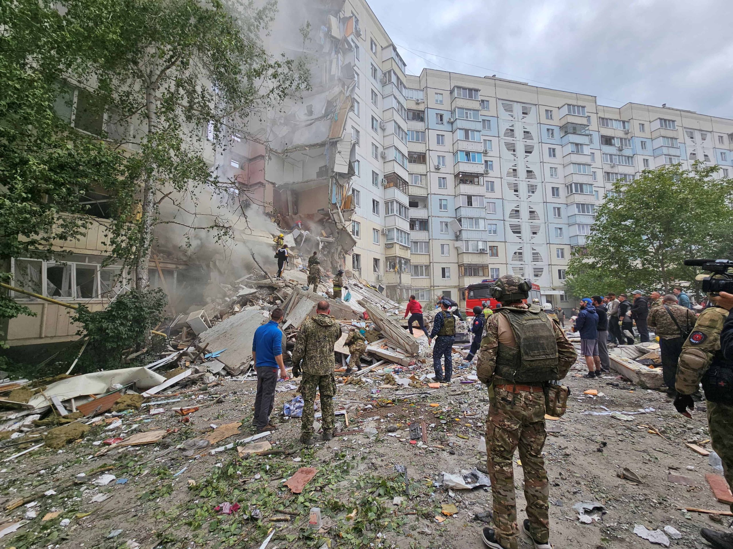 导弹击中俄罗斯别尔哥罗德  公寓10层坍塌7死15伤  