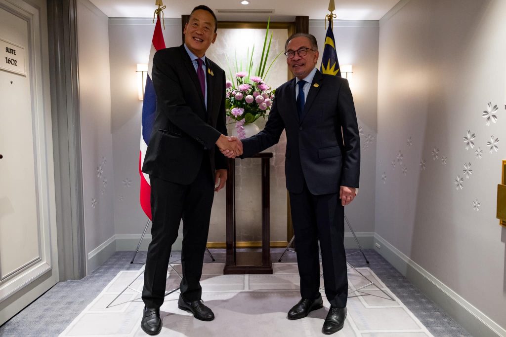 安华会晤了泰国首相斯雷塔，商讨发展联合经济特区。——照片：首相安华脸书