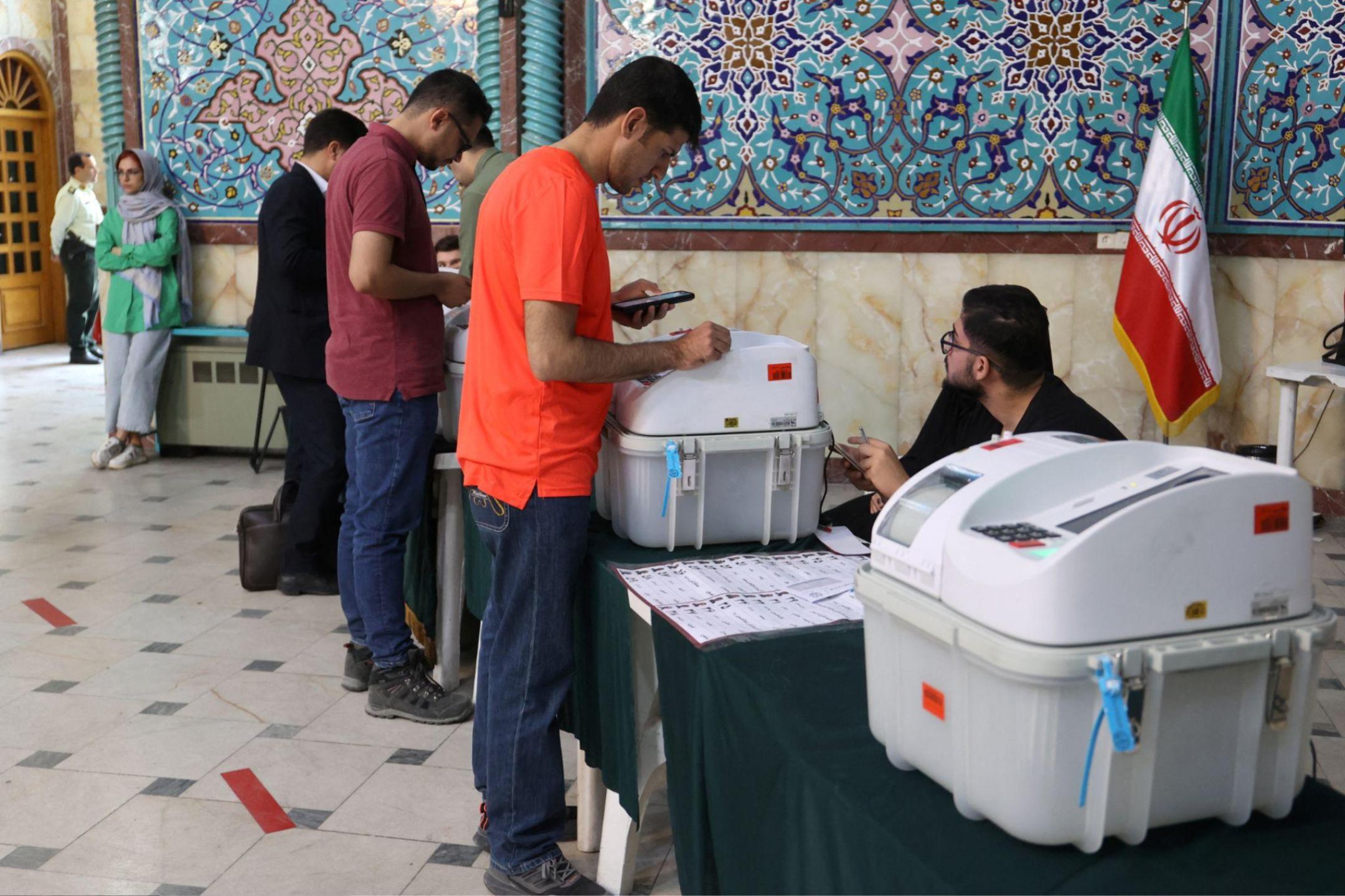 第一副总统暂代莱希 伊朗50天内迎选举