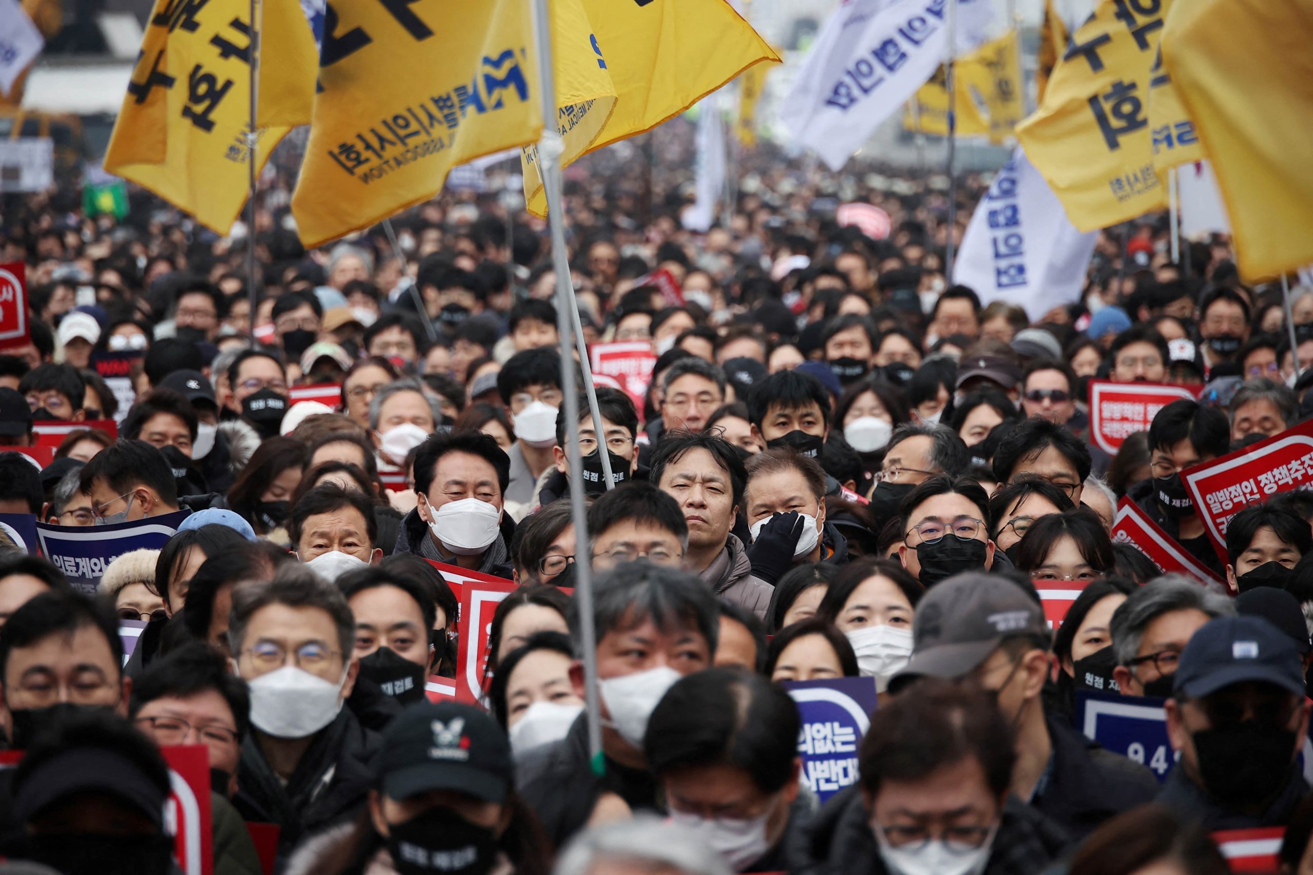 政医对立18号大罢工  韩国医生或加码大游行