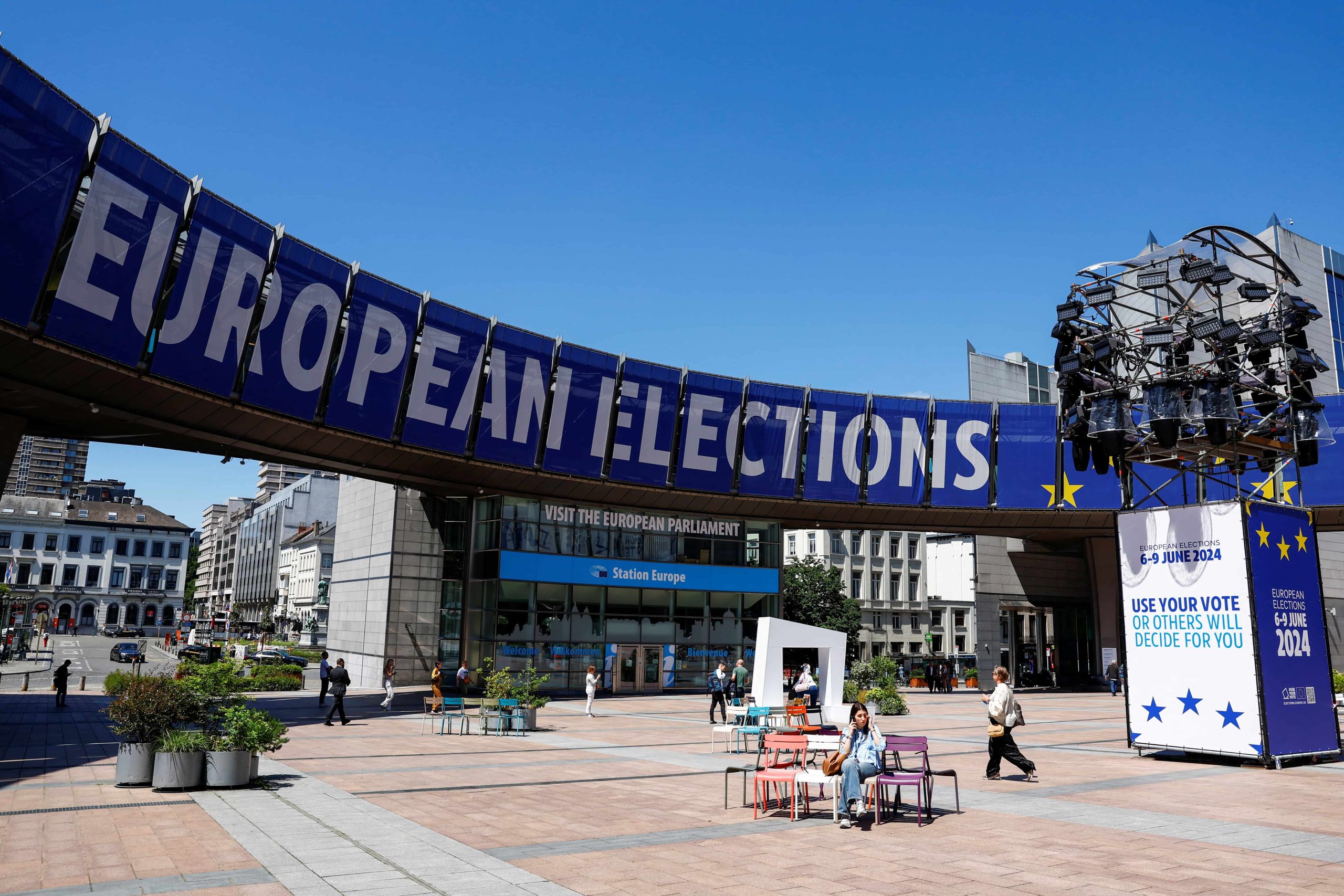 欧洲议会“右翼盛宴”揭幕  选举出口民调凌晨出炉