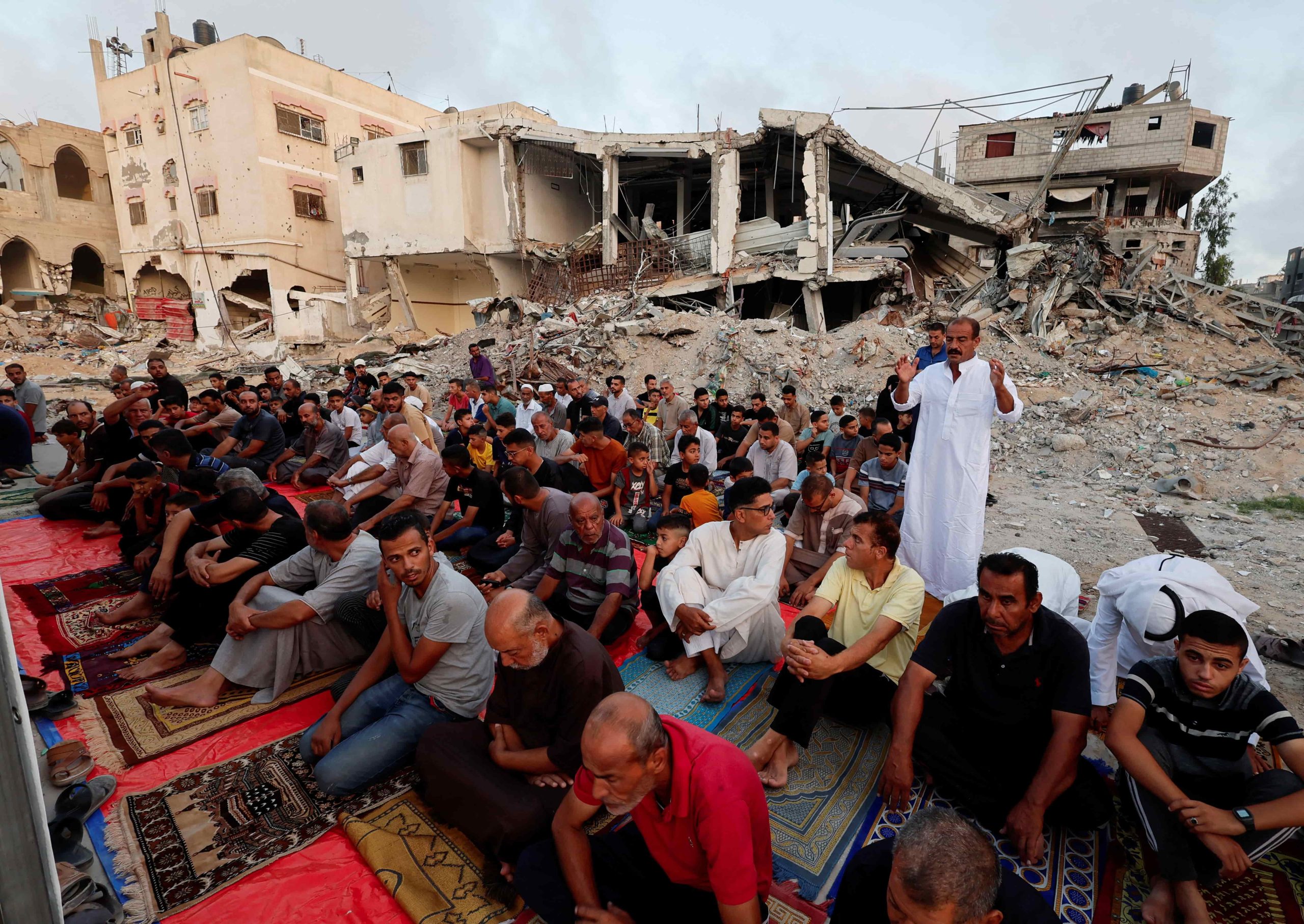 放行救援物资进入加沙  以军白天战术性停攻特定地区