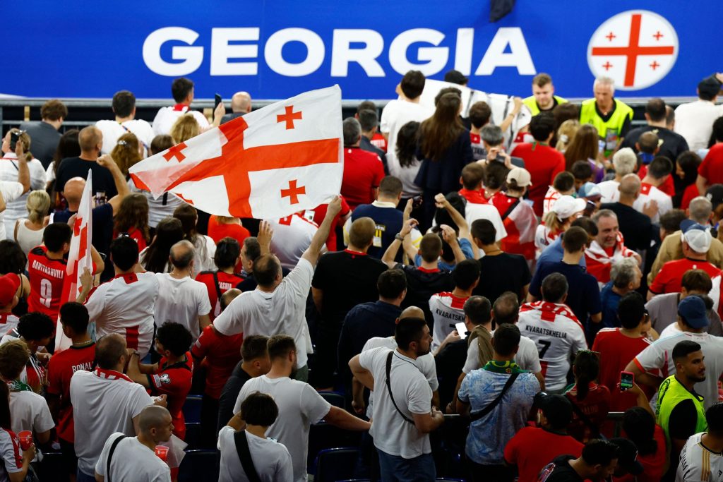 格鲁吉亚首次闯入16强赛。——照片：路透社