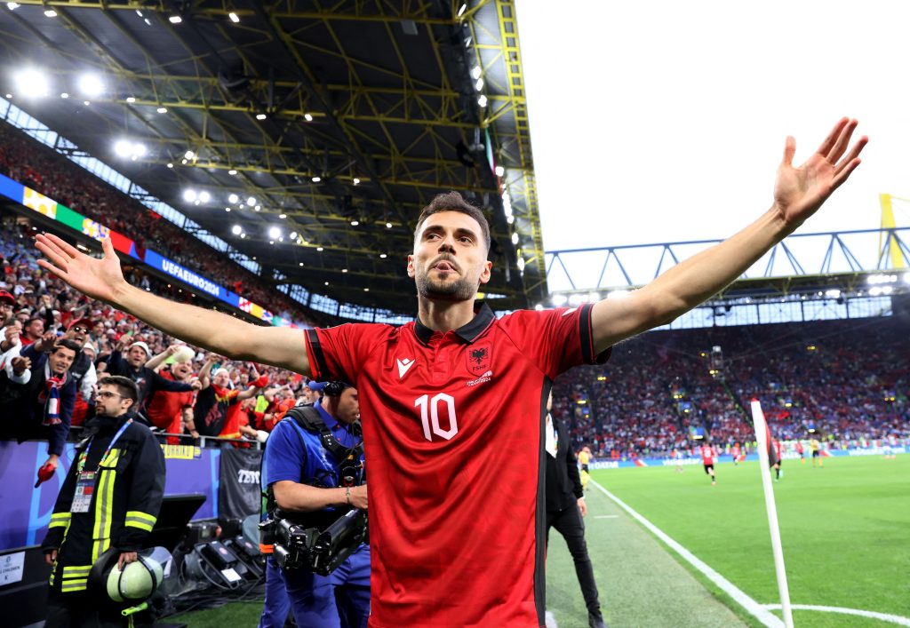 阿尔巴尼亚前锋巴伊拉米（Nedim Bajrami）写下欧锦赛最快进球纪录。——照片：路透社