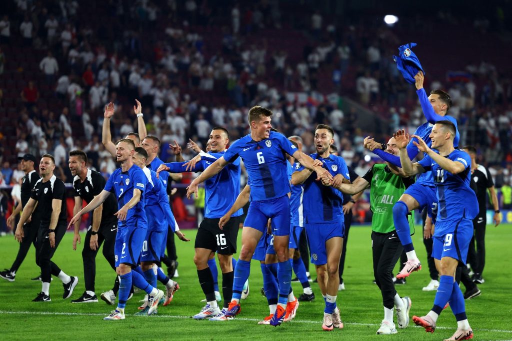 斯洛文尼亚首次闯入16强。——照片：路透社
