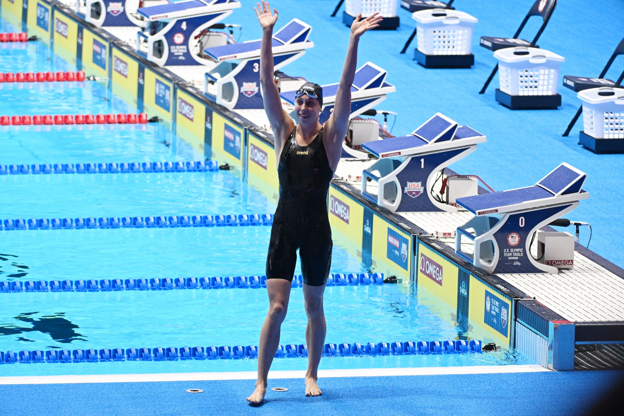 美奥运游泳选拔赛开跑 沃尔什刷新百米蝶泳记录
