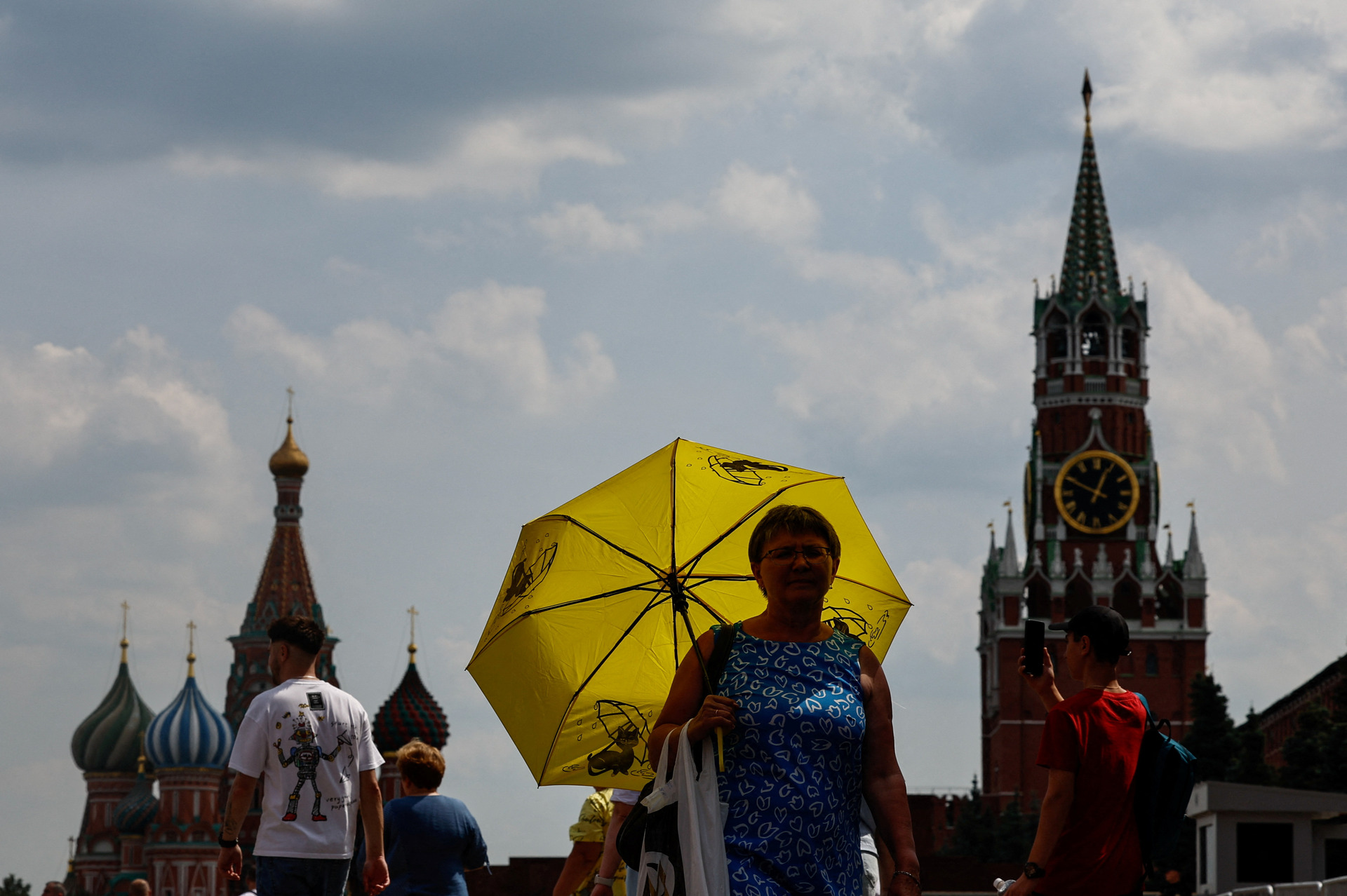 热浪笼罩俄罗斯  莫斯科32.7度刷新百年高温