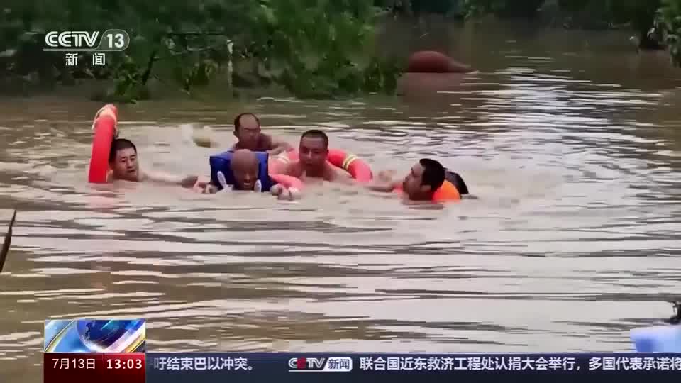 重庆暴雨35条河拉警报  数千人逃家疏散