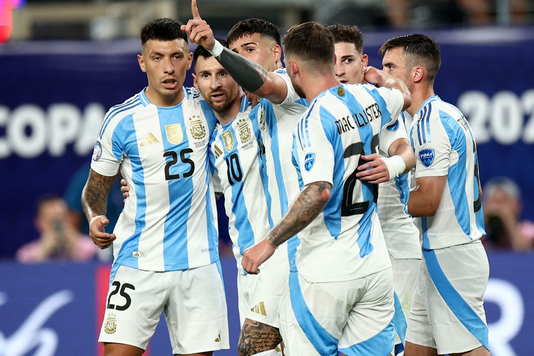【美洲杯半决赛】阿根廷双杀加拿大  卫冕冠军仅一步之遥