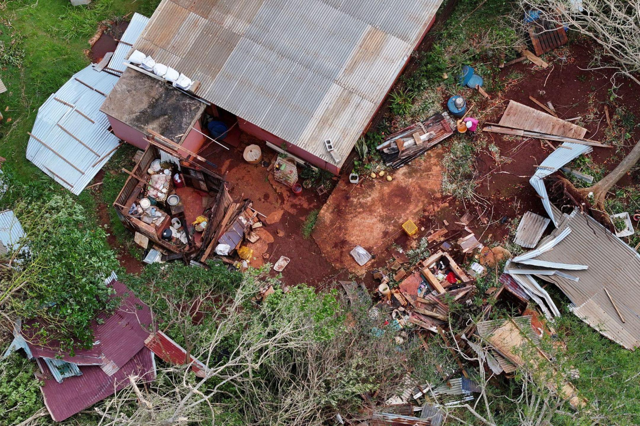 飓风贝里尔过境 牙买加多处剩败瓦残垣
