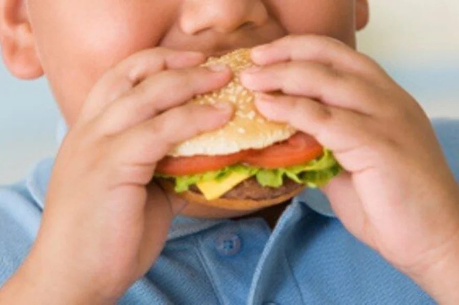 成年小孩肥胖率飙升 每3名学生就有1人肥胖