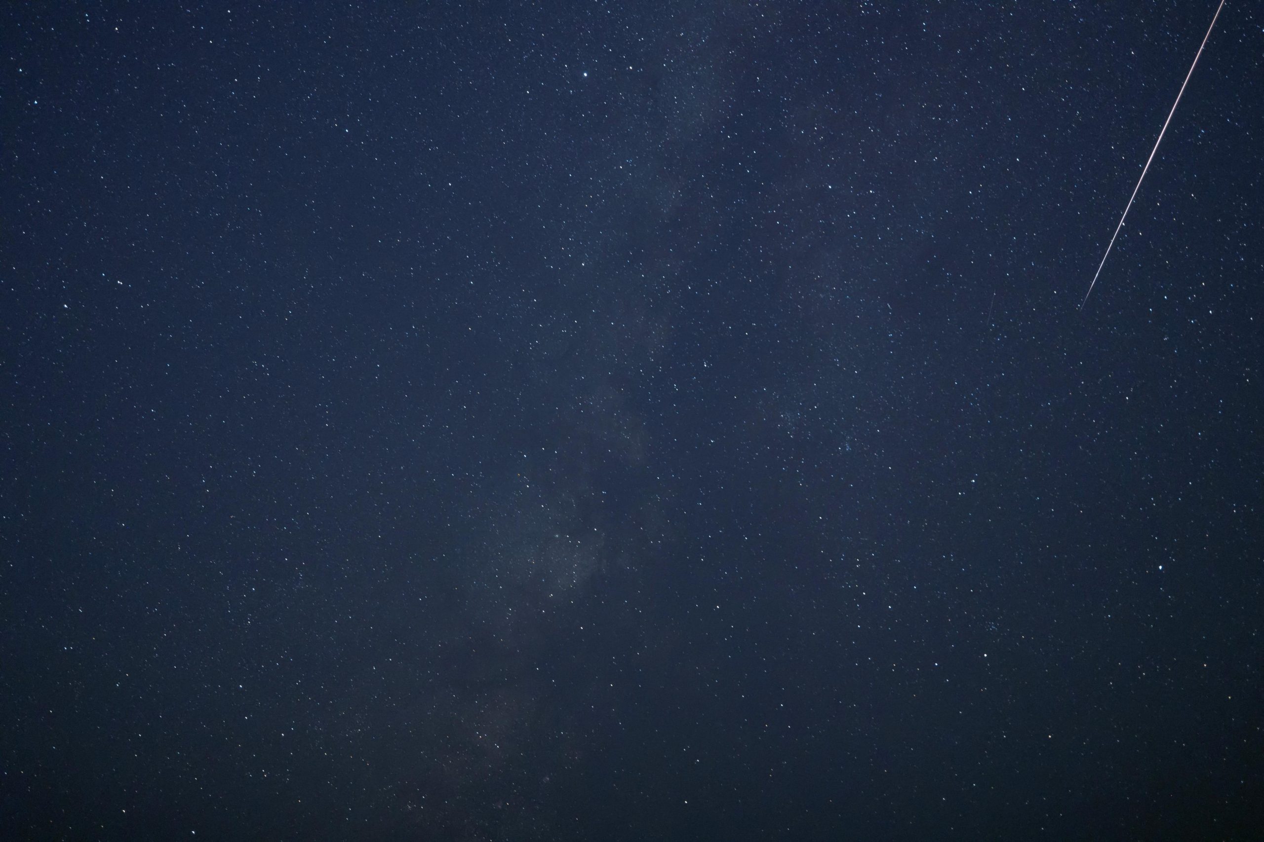 TikTok直播近千人见证 流星雨最后一刻如约而至