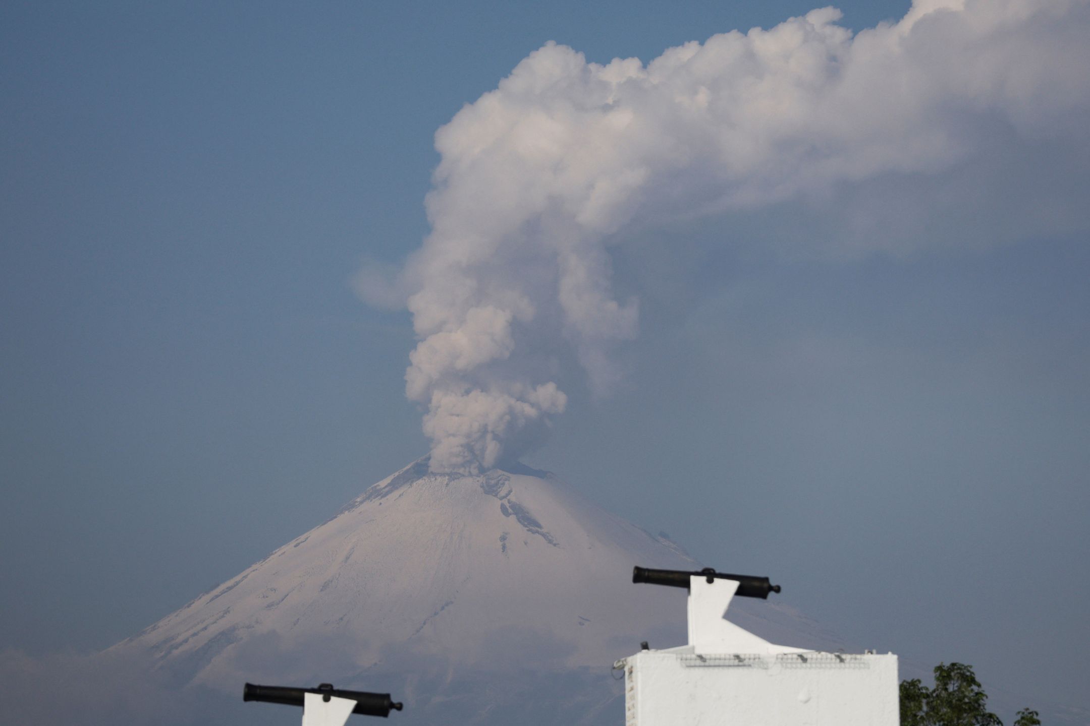 波波卡特佩特火山喷火山灰  墨西哥发布黄色警报