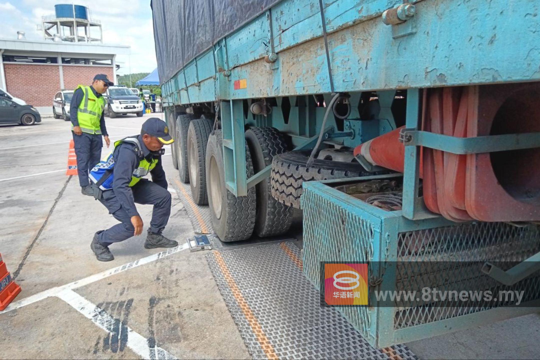 罗里轮胎光秃了还照跑？陆交局两句钟开95罚单